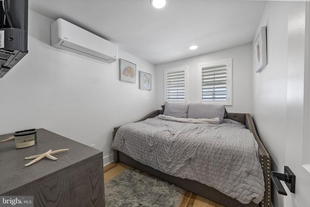 163 N BEACH AVE, Cape May Court House, NJ 08210