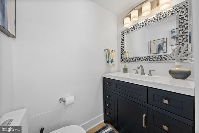 163 N BEACH AVE, Cape May Court House, NJ 08210