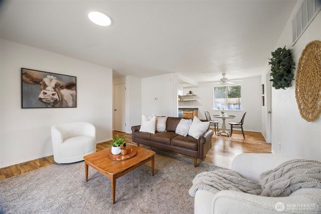 6819 Braker Way, Lynden, WA 98264