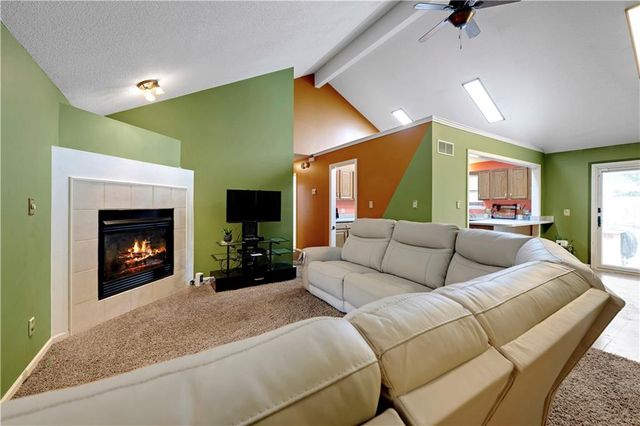 13710 Barber Avenue, Bonner Springs, KS 66012