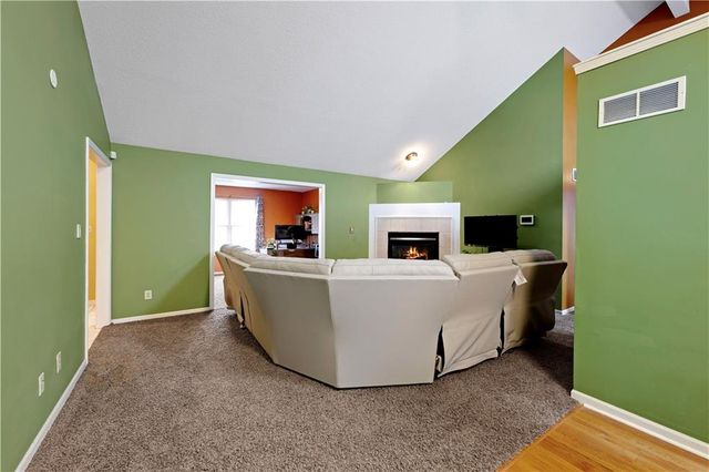 13710 Barber Avenue, Bonner Springs, KS 66012