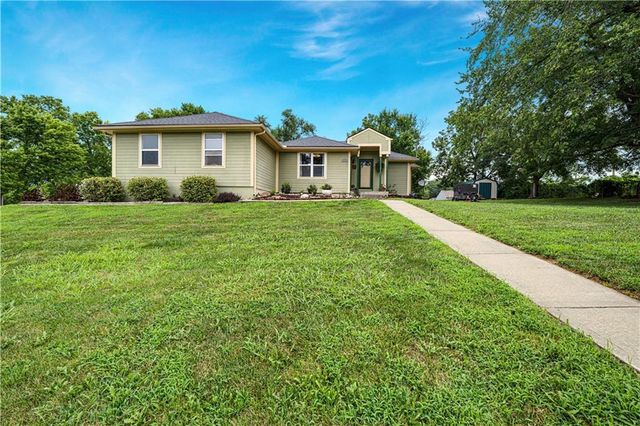 13710 Barber Avenue, Bonner Springs, KS 66012