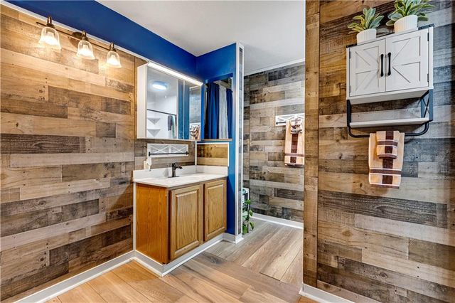 13710 Barber Avenue, Bonner Springs, KS 66012