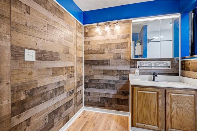 13710 Barber Avenue, Bonner Springs, KS 66012