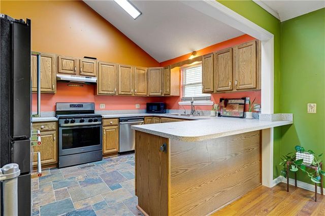 13710 Barber Avenue, Bonner Springs, KS 66012