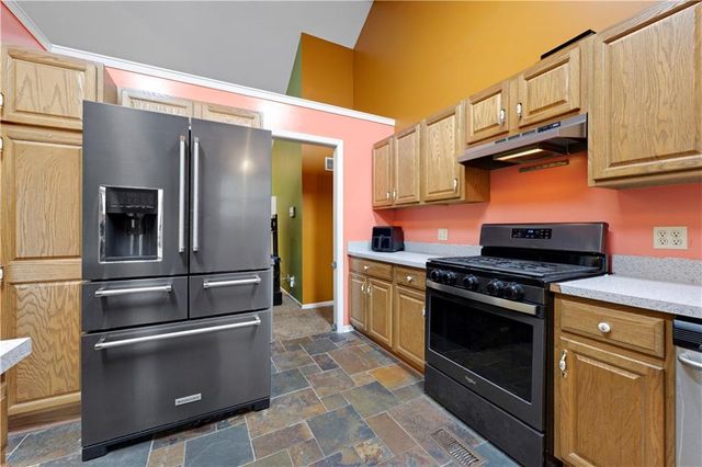13710 Barber Avenue, Bonner Springs, KS 66012