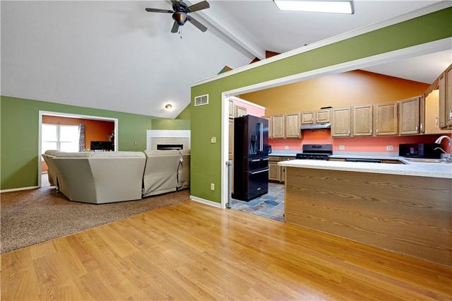 13710 Barber Avenue, Bonner Springs, KS 66012