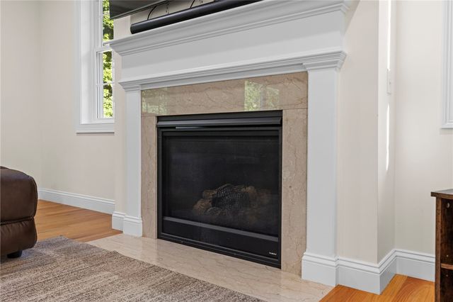 34 East Lantern Road, Lincoln, RI 02865