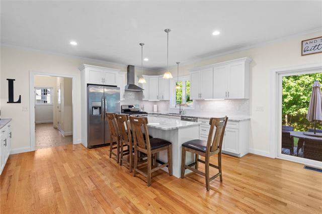 34 East Lantern Road, Lincoln, RI 02865