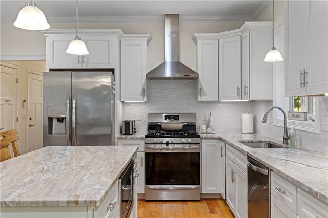 34 East Lantern Road, Lincoln, RI 02865