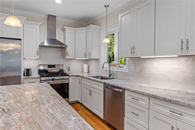 34 East Lantern Road, Lincoln, RI 02865