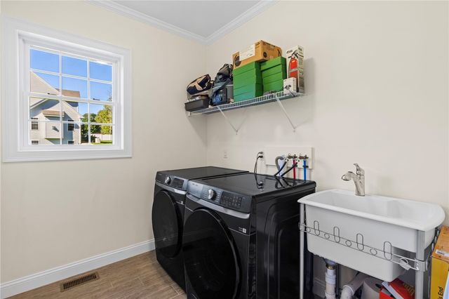 34 East Lantern Road, Lincoln, RI 02865