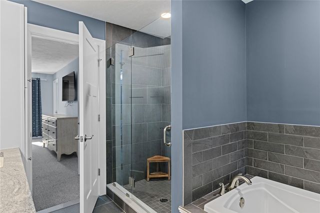 34 East Lantern Road, Lincoln, RI 02865