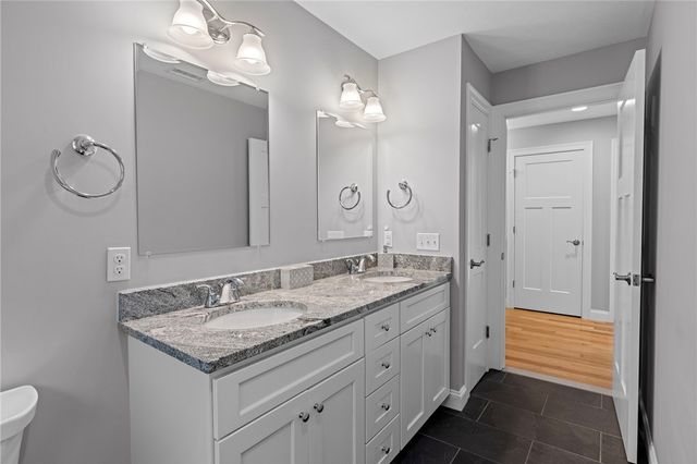 34 East Lantern Road, Lincoln, RI 02865