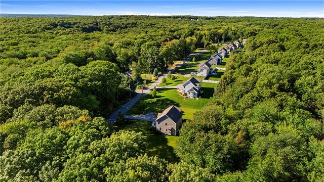 34 East Lantern Road, Lincoln, RI 02865