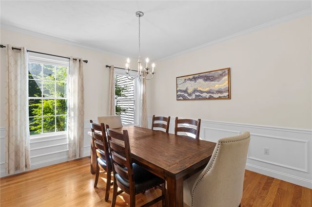 34 East Lantern Road, Lincoln, RI 02865