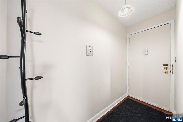 277 Prospect Avenue 6B, Hackensack, NJ 07601