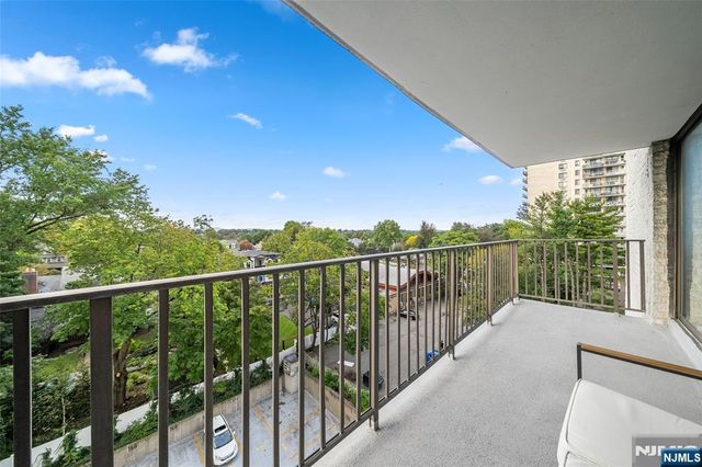 277 Prospect Avenue 6B, Hackensack, NJ 07601