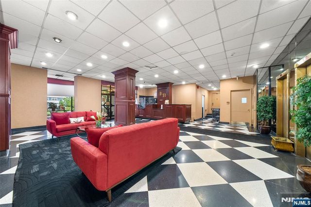 277 Prospect Avenue 6B, Hackensack, NJ 07601