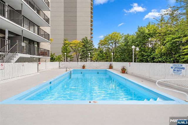 277 Prospect Avenue 6B, Hackensack, NJ 07601