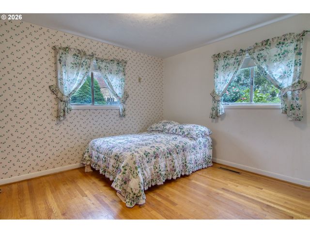 5730 Sw SHATTUCK Rd, Portland, OR 97221