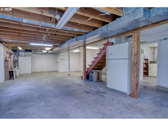 5730 Sw SHATTUCK Rd, Portland, OR 97221