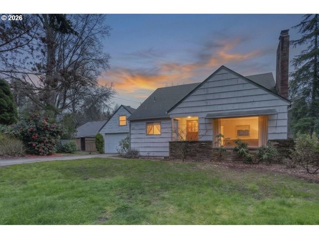 5730 Sw SHATTUCK Rd, Portland, OR 97221
