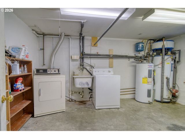 5730 Sw SHATTUCK Rd, Portland, OR 97221