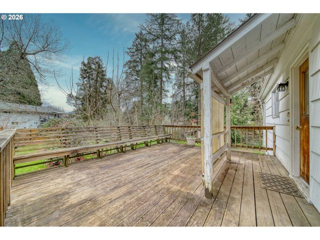 5730 Sw SHATTUCK Rd, Portland, OR 97221