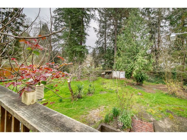 5730 Sw SHATTUCK Rd, Portland, OR 97221