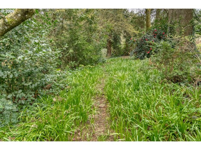 5730 Sw SHATTUCK Rd, Portland, OR 97221