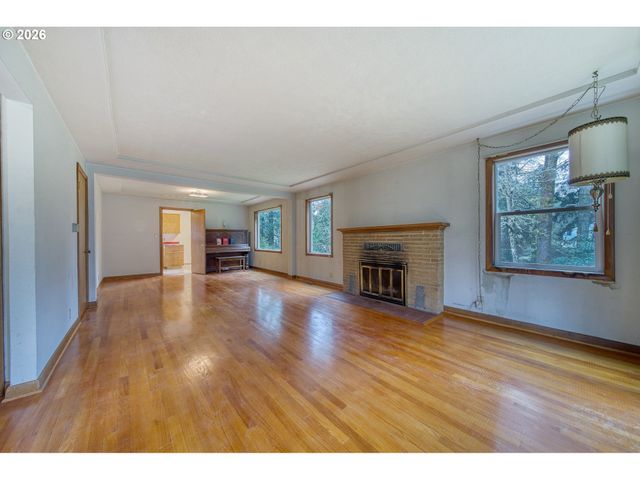 5730 Sw SHATTUCK Rd, Portland, OR 97221