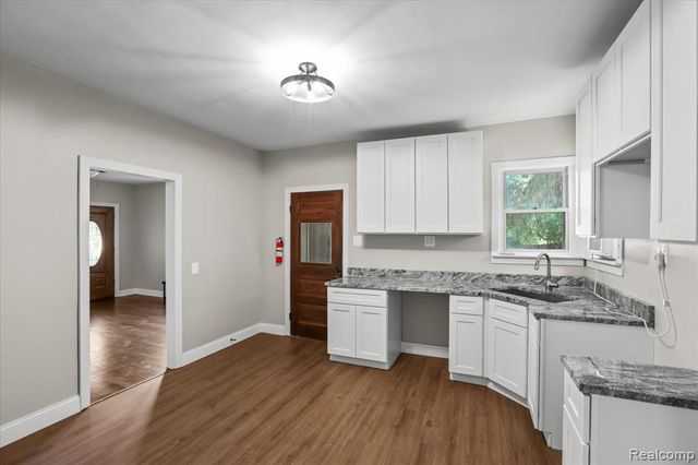 1105 Oak Street, Wyandotte, MI 48192