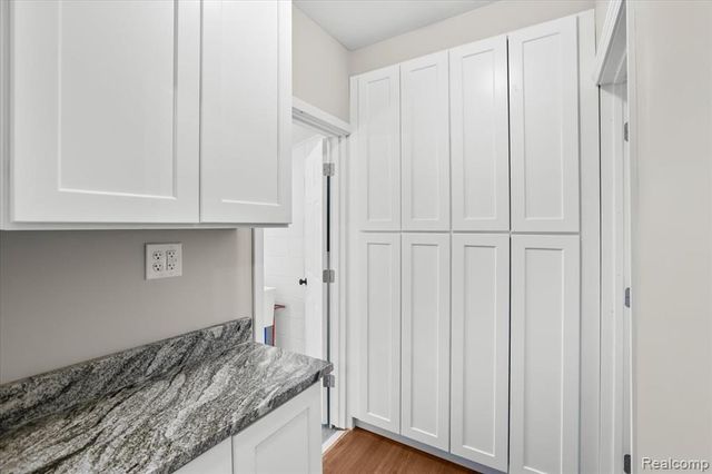 1105 Oak Street, Wyandotte, MI 48192