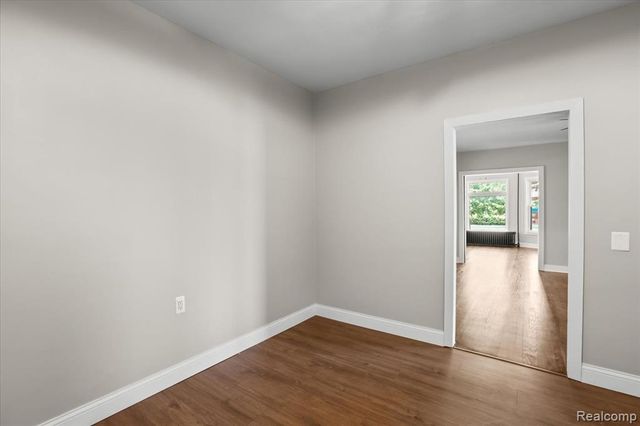 1105 Oak Street, Wyandotte, MI 48192