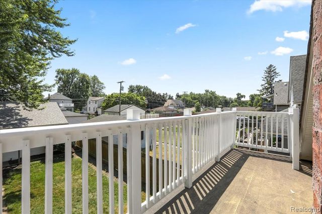 1105 Oak Street, Wyandotte, MI 48192