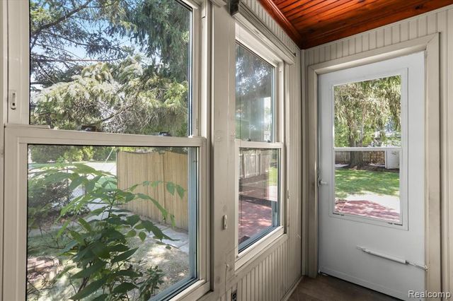 1105 Oak Street, Wyandotte, MI 48192