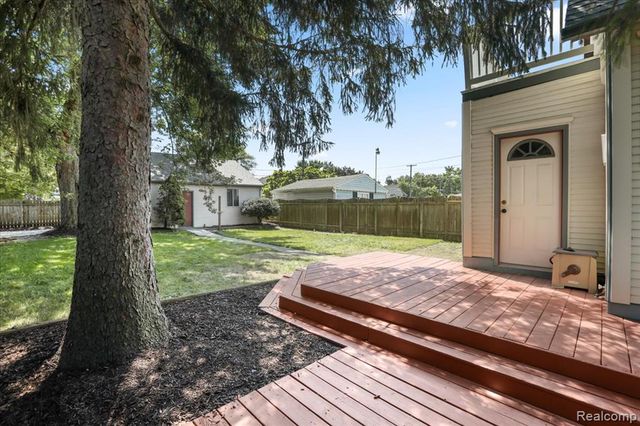 1105 Oak Street, Wyandotte, MI 48192