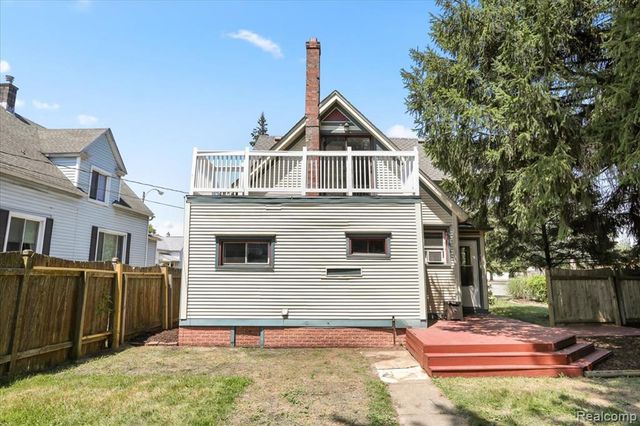 1105 Oak Street, Wyandotte, MI 48192