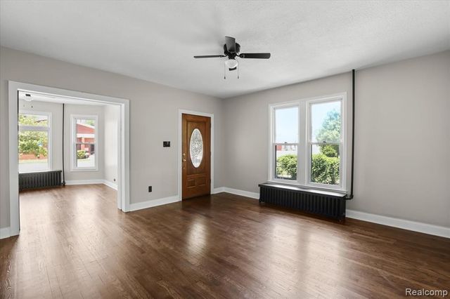 1105 Oak Street, Wyandotte, MI 48192