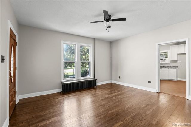 1105 Oak Street, Wyandotte, MI 48192