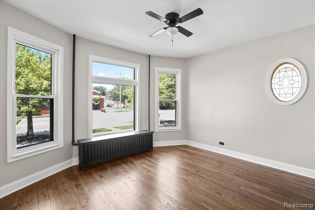 1105 Oak Street, Wyandotte, MI 48192