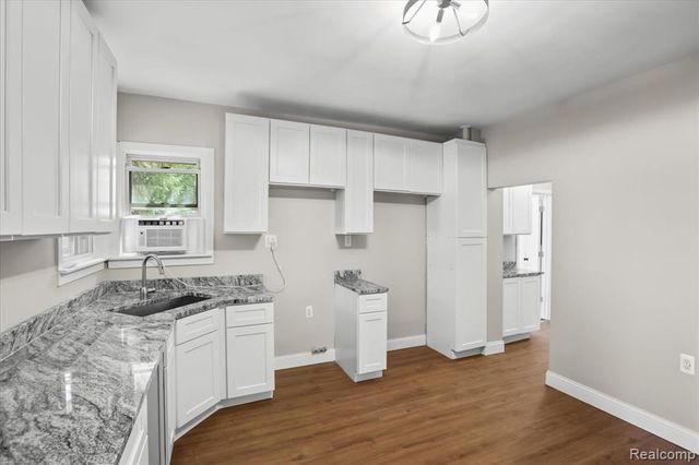 1105 Oak Street, Wyandotte, MI 48192