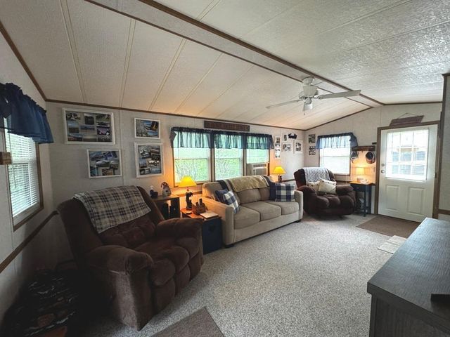 466 Aspen Way, Edgerton, WI 53534