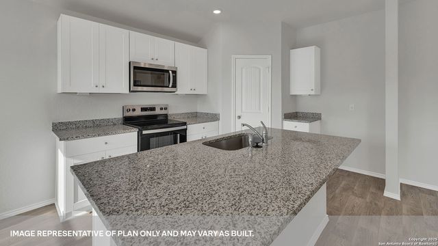 306 BLUETICK TRAIL, Seguin, TX 78155