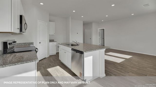 306 BLUETICK TRAIL, Seguin, TX 78155