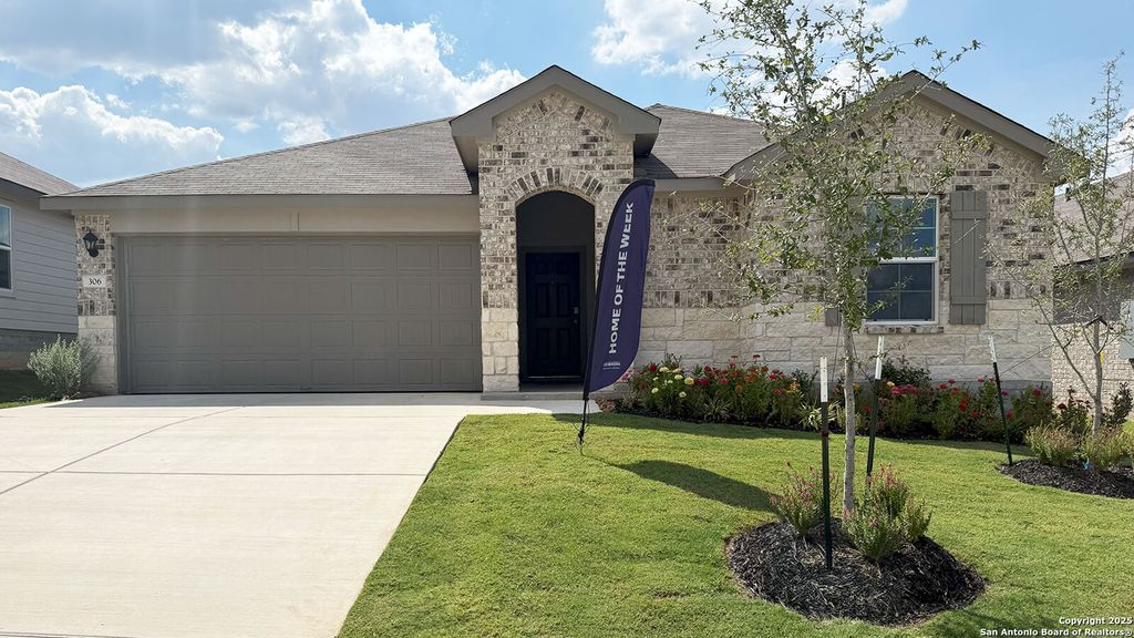 306 BLUETICK TRAIL, Seguin, TX 78155