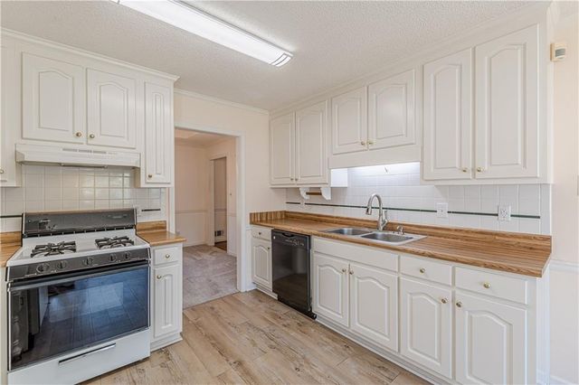 110 Eastfield Court, Mcdonough, GA 30252