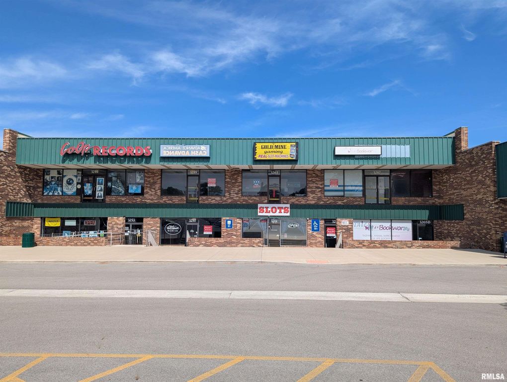 3257 COURT Street, Pekin, IL 61554