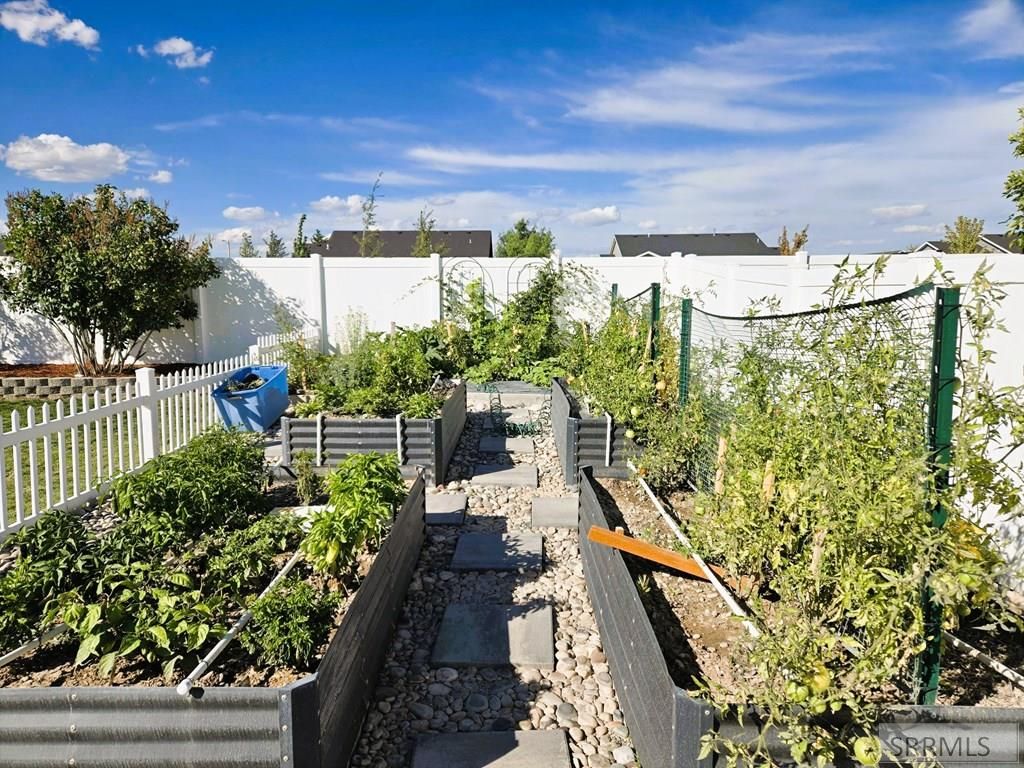 Image 11 of property listing at 4065 E Deloy Drive, Idaho Falls, ID 83401